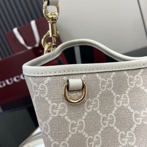 Gucci GG Emblem medium bucket bag 815103 25x25x15.5cm Bags
