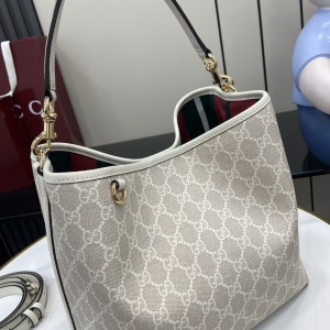 Gucci GG Emblem medium bucket bag 815103 25x25x15.5cm Bags