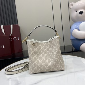 Gucci GG Emblem mini bucket bag 815118 19x18x11cm Bags