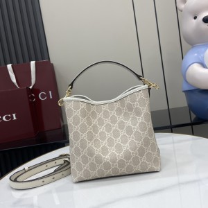 Gucci GG Emblem mini bucket bag 815118 19x18x11cm Bags