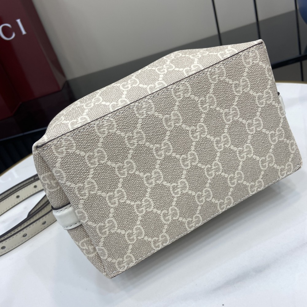 Gucci GG Emblem mini bucket bag 815118 19x18x11cm Bags