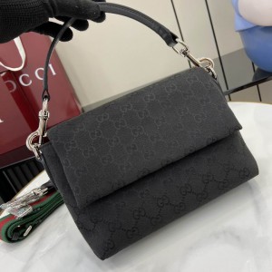 Gucci Small GG crossbody bag with Web 821617 19x15x7cm Bags