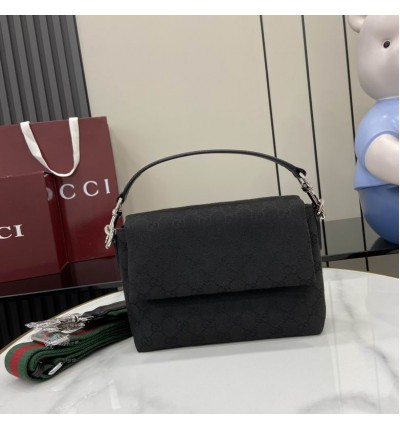 Gucci Small GG crossbody bag with Web 821617 19x15x7cm