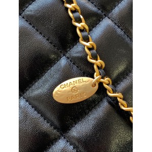 Chanel hobo shiny leather 28x18x8cm 