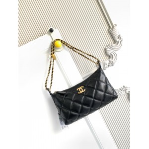 Chanel hobo shiny leather 28x18x8cm 