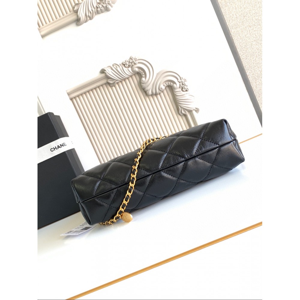 Chanel hobo shiny leather 28x18x8cm 