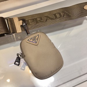 Prada re edition 2005 nylon hobo 22x12x6cm dessert color Prada shoulder bags