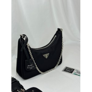 Prada re edition 2005 nylon hobo 22x12x6cm Προσφορές