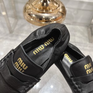MiuMiu embossed logo squre toe loafers 35-42 Shoes
