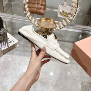 MiuMiu embossed logo squre toe loafers 35-42 Shoes