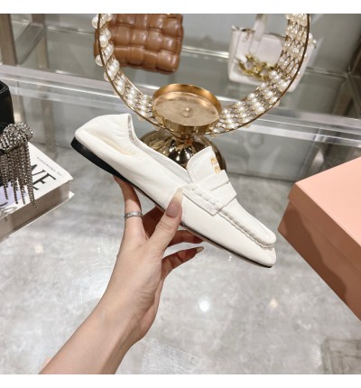 MiuMiu embossed logo squre toe loafers 35-42