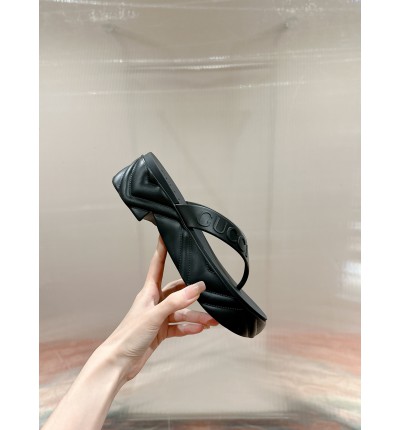 Gucci Embossed rubber platform sandals 35-42