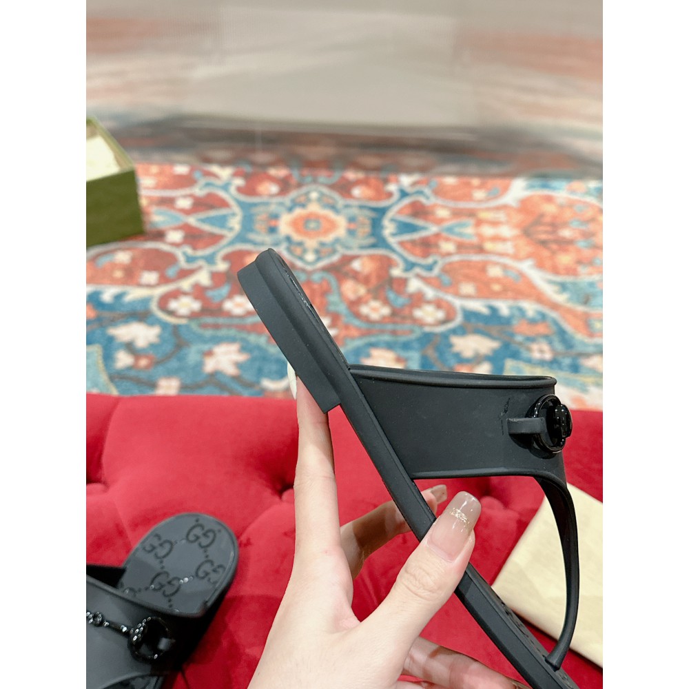 Gucci Women's thong sandal with Horsebit 35-42 Shoes