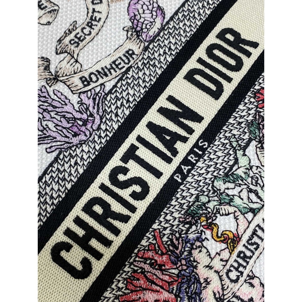 Dior lady medium size 24x20x11cm embroidery Bags