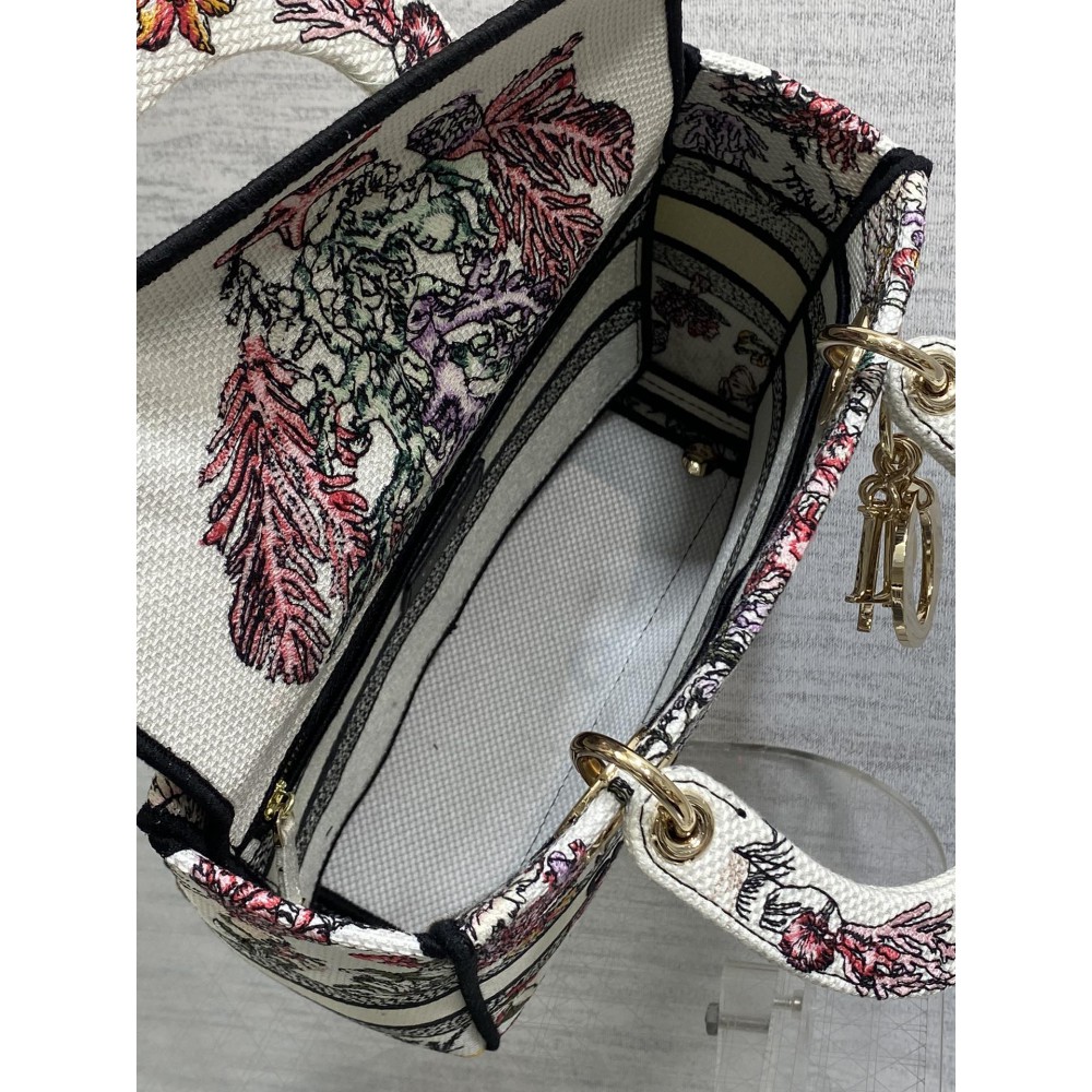Dior lady medium size 24x20x11cm embroidery Bags