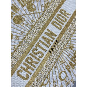 Dior lady medium size 24x20x11cm embroidery Bags