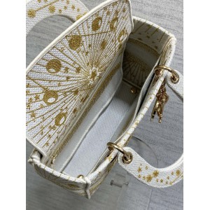 Dior lady medium size 24x20x11cm embroidery Bags