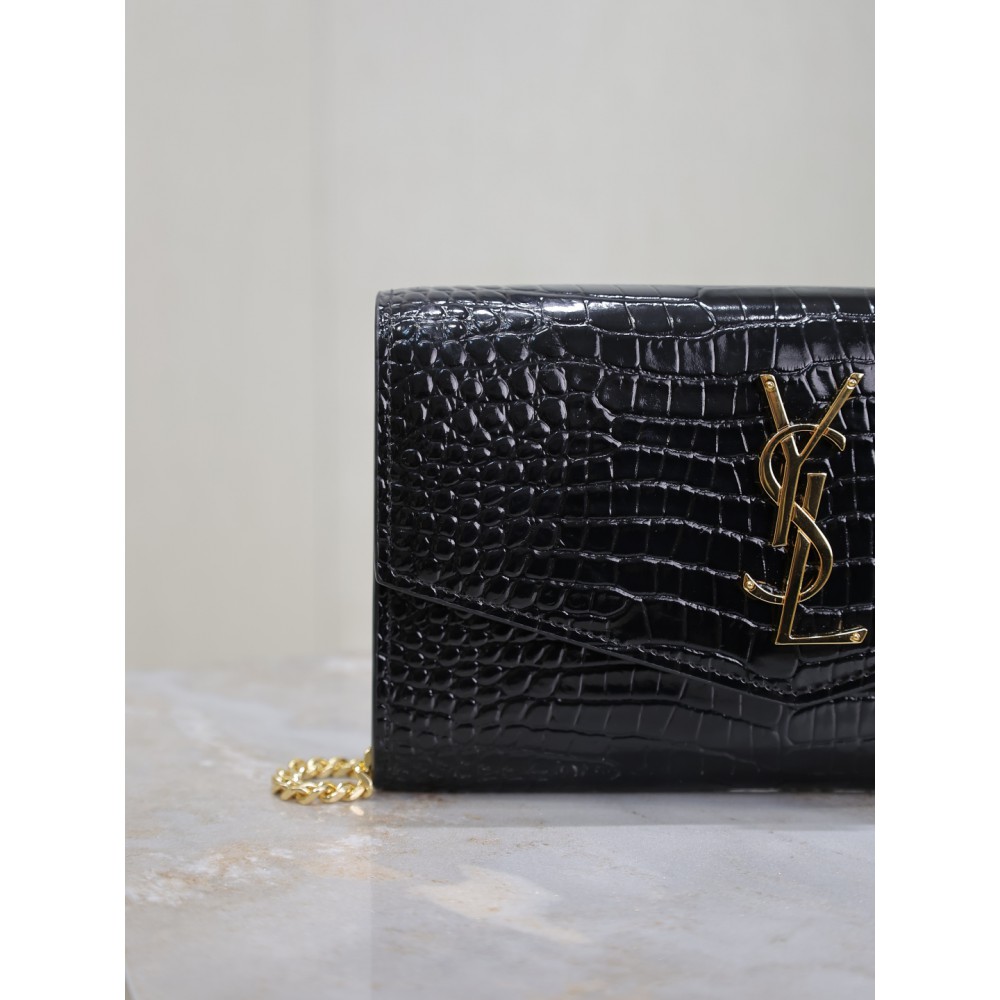 Ysl uptown chain wallet leather 19 x 12 x 3 CM Bags