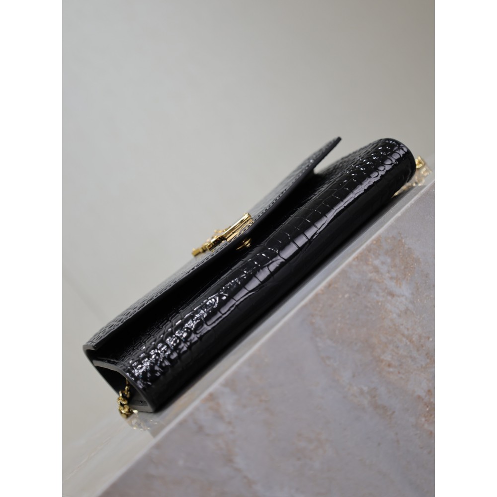 Ysl uptown chain wallet leather 19 x 12 x 3 CM Bags