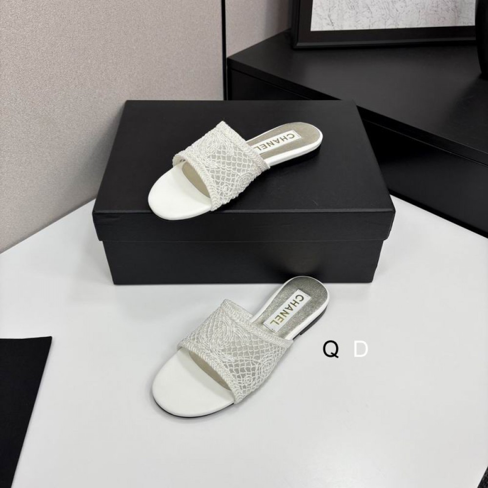 Chanel raffia slides 35-42 Shoes