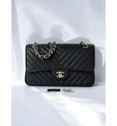 Chanel classic flap bag grained leather chevron 24x17cm