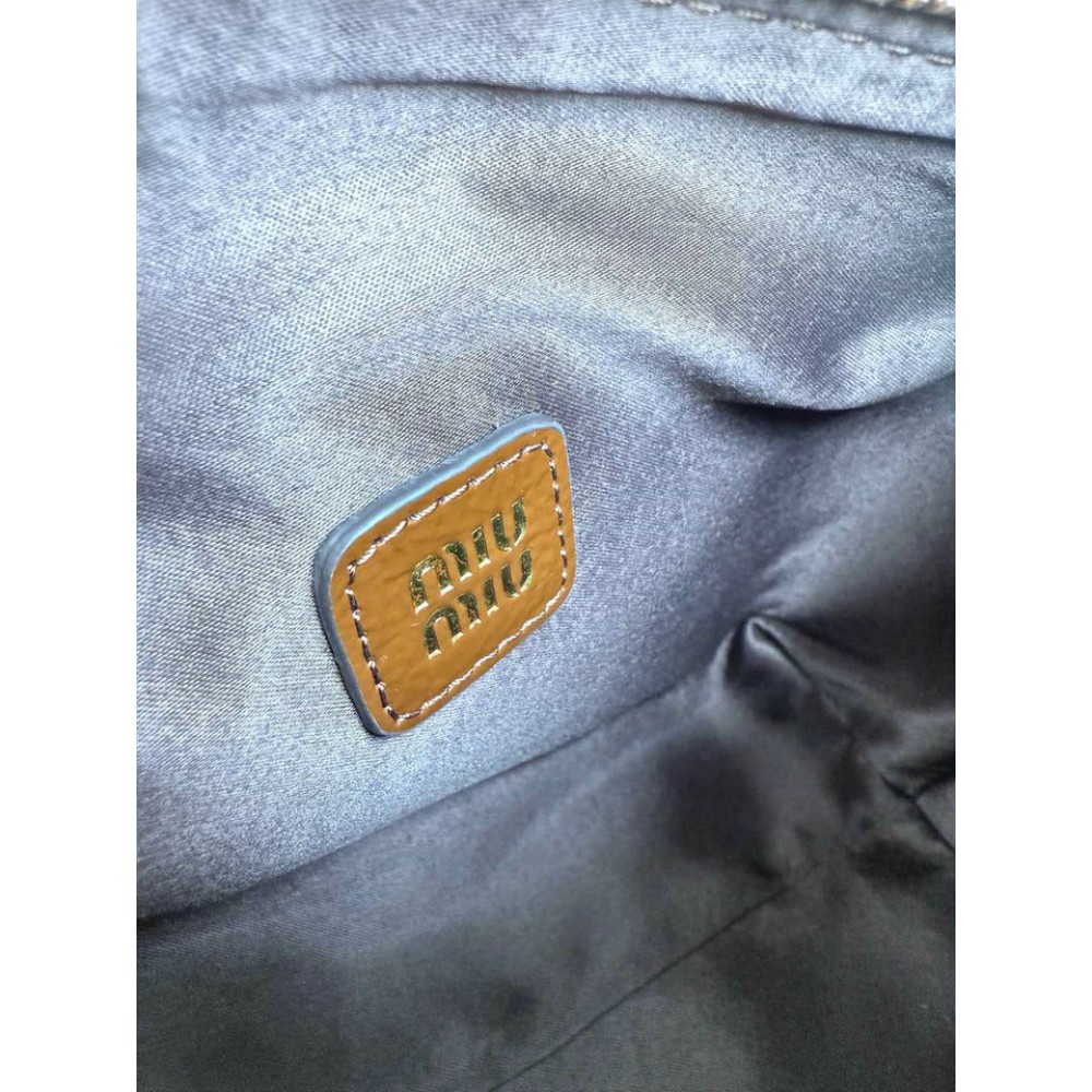 Miu Miu Naplak patent leather pouch 18.5x14x10cm Bags