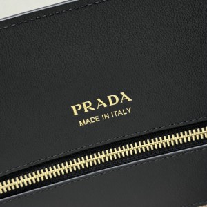 Prada Large leather tote bag with buckles 40x20x29cm Bags