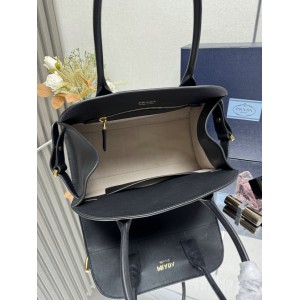 Prada Medium leather tote bag 35x25x18cm Bags