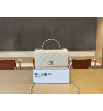 Chanel classic flap woc 19x13x7cm