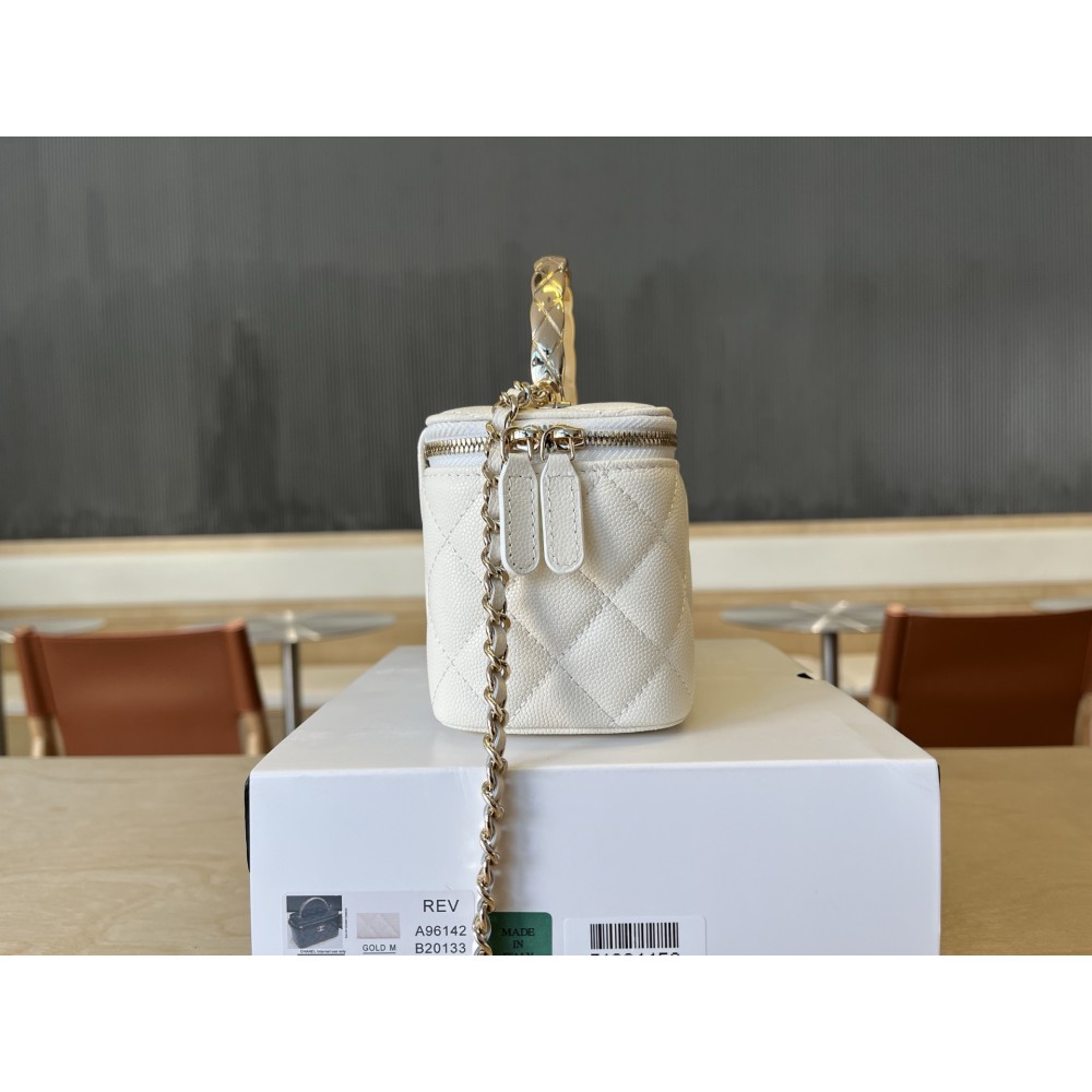 Chanel beauty bag 9.5x17x8cm Bags