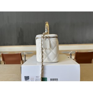 Chanel beauty bag 9.5x17x8cm Bags