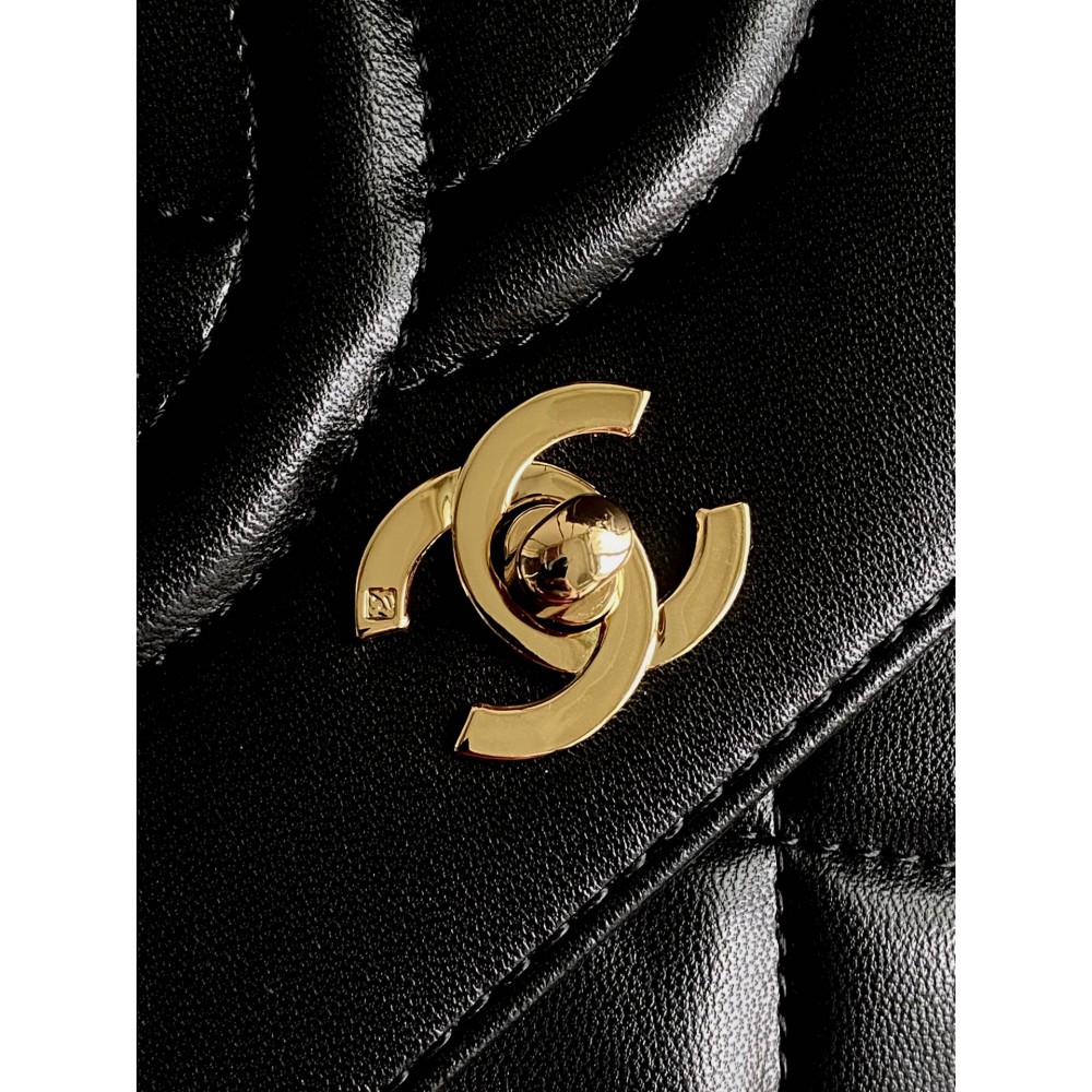 Classic Flap Bag 1983 33x24x10cm 