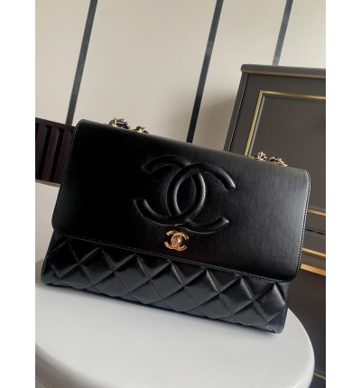 Classic Flap Bag 1983 33x24x10cm