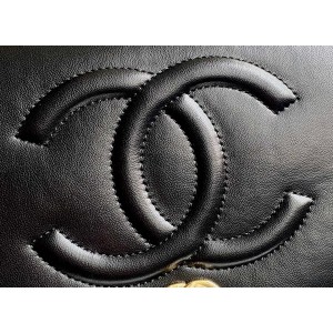 Classic Flap Bag 1983 33x24x10cm 