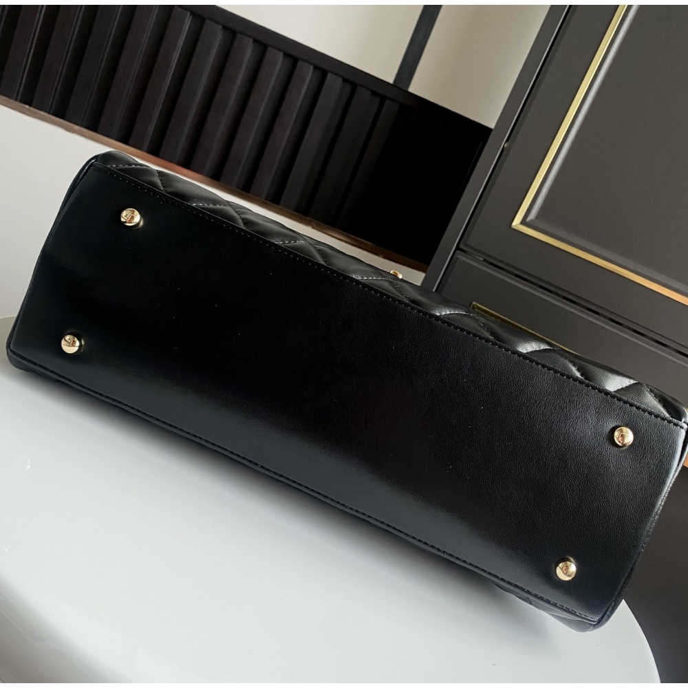 Classic Flap Bag 1983 33x24x10cm 