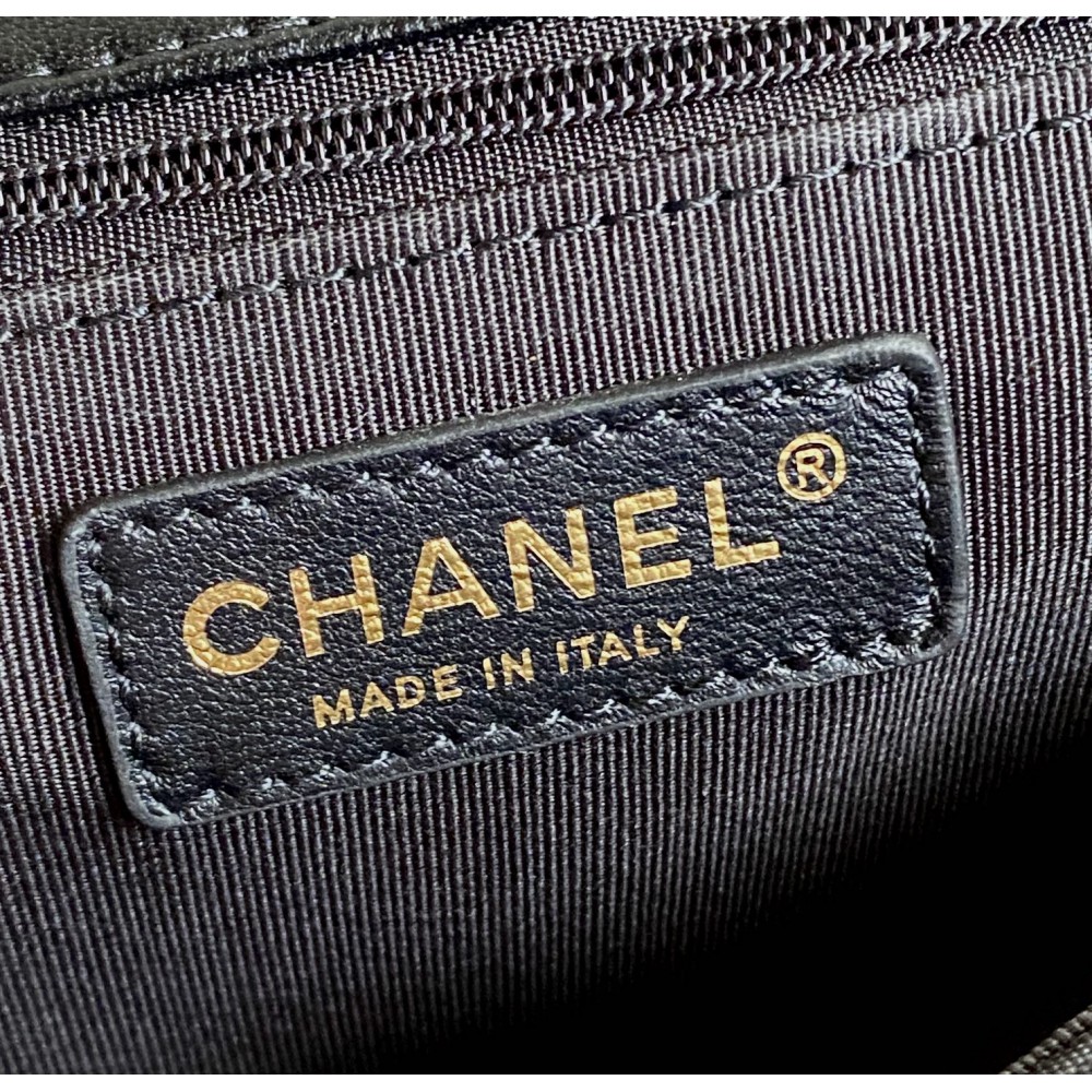 Classic Flap Bag 1983 33x24x10cm 