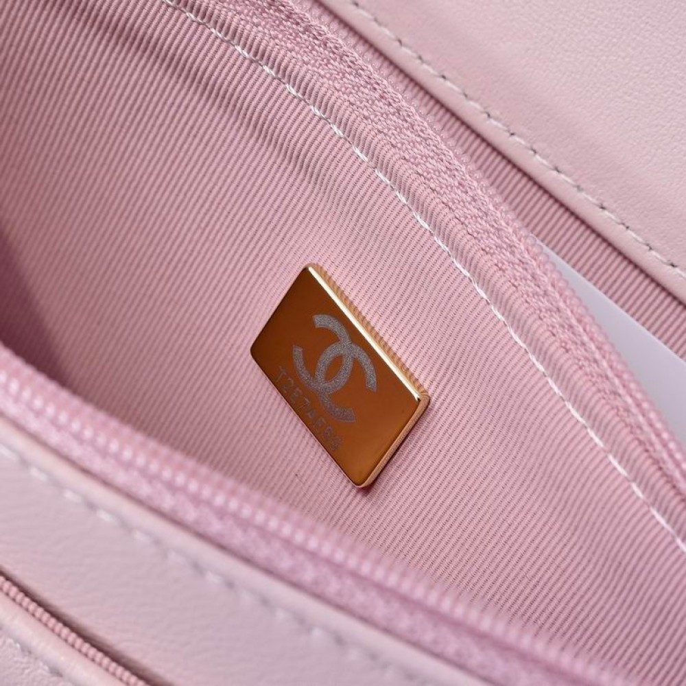 Chanel flap bag 2025 19x14cm Bags