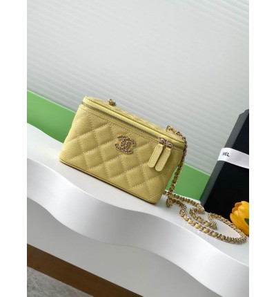 Chanel beauty bag 9.5x17x8cm