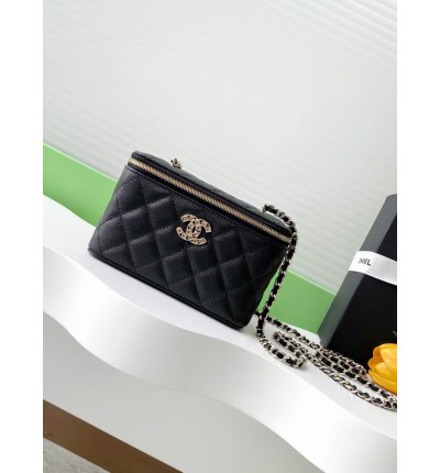 Chanel beauty bag 9.5x17x8cm