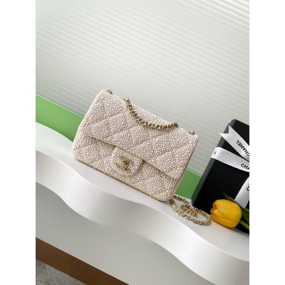 Chanel classic flap bag small size 20x14x8cm Bags