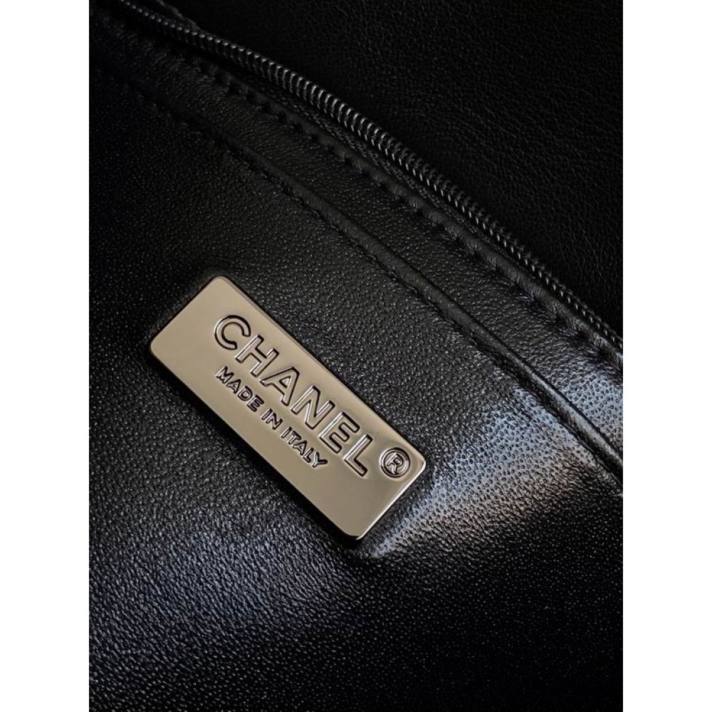 Chanel classic flap bag small size 20x14x8cm Bags