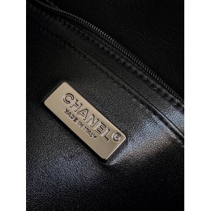 Chanel classic flap bag small size 20x14x8cm Bags