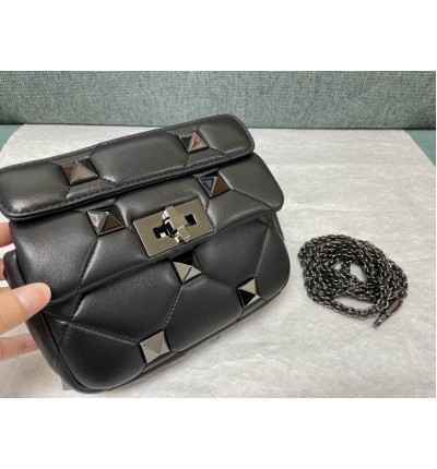 Valentino Roman stud bag 19x13cm 