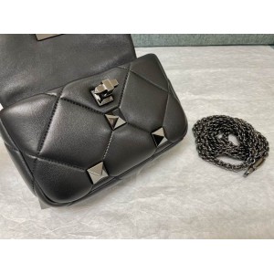 Valentino Roman stud bag 19x13cm  