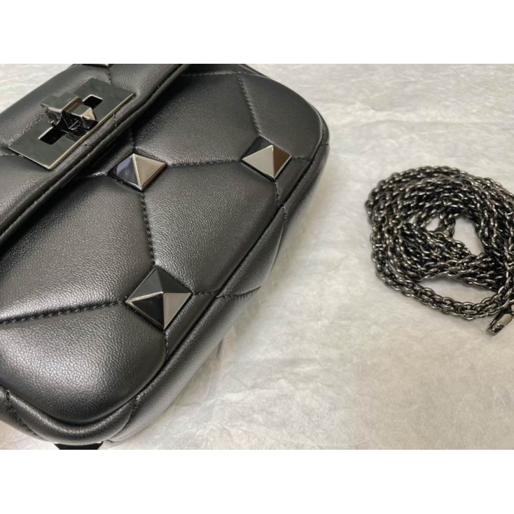 Valentino Roman stud bag 19x13cm  