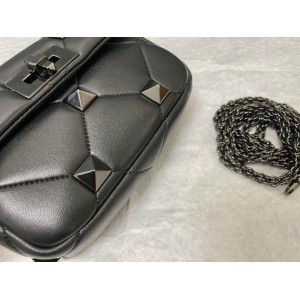Valentino Roman stud bag 19x13cm  