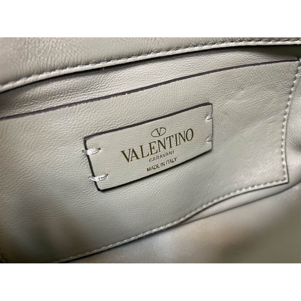 Valentino Roman stud bag 19x13cm  