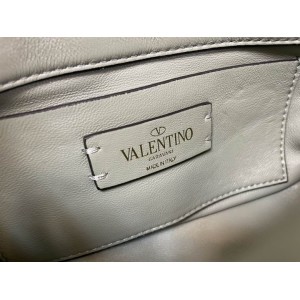 Valentino Roman stud bag 19x13cm  