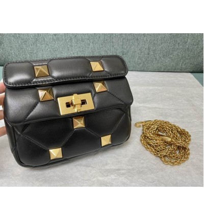 Valentino Roman stud bag 19x13cm 