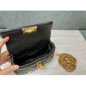 Valentino Roman stud bag 19x13cm  